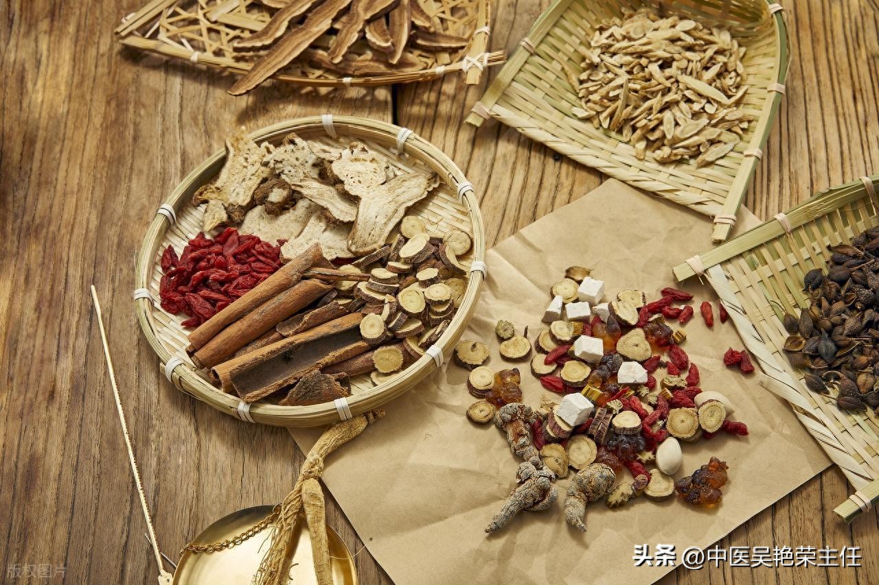 Dry throat, dry eyes, dry lips? Don't just blame lack of wat